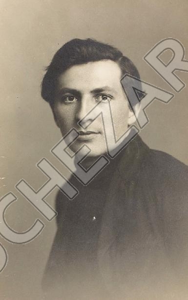 Александр Жаров