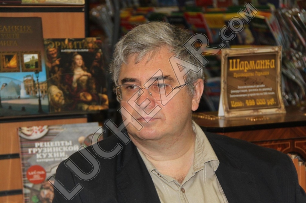 Роман Злотников