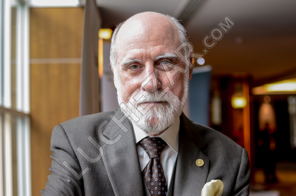 Винтон Серф (Vinton Gray Cerf)