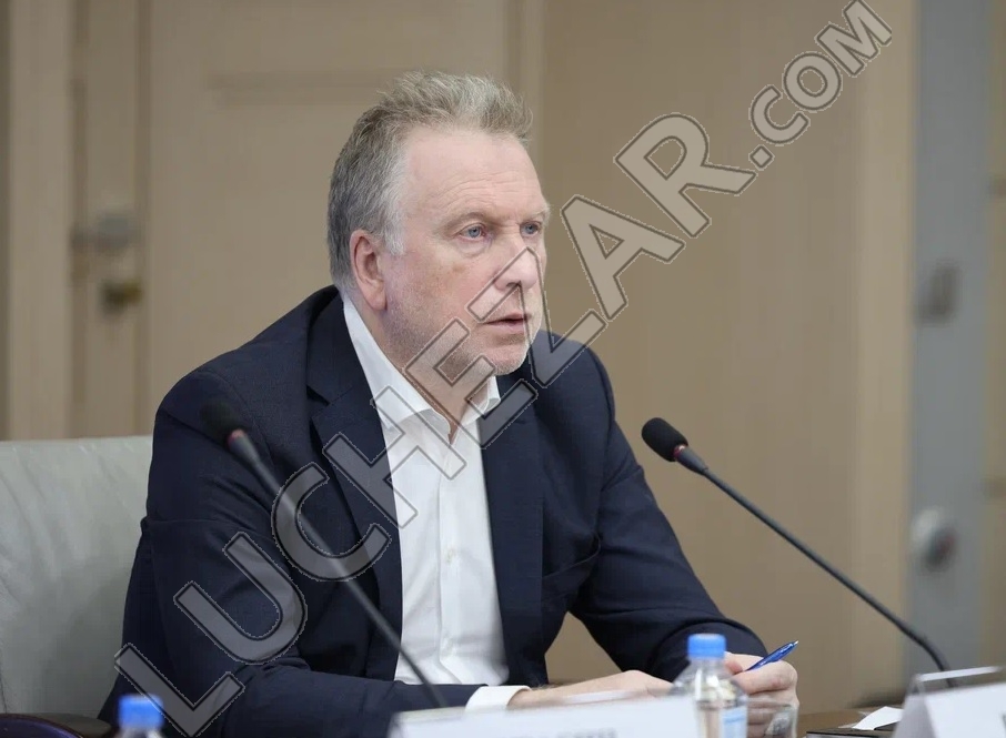 Андрей Батурин