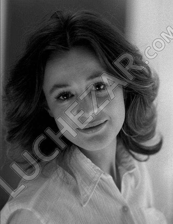 Марина Неёлова