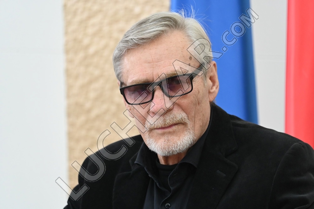 Александр Михайлов