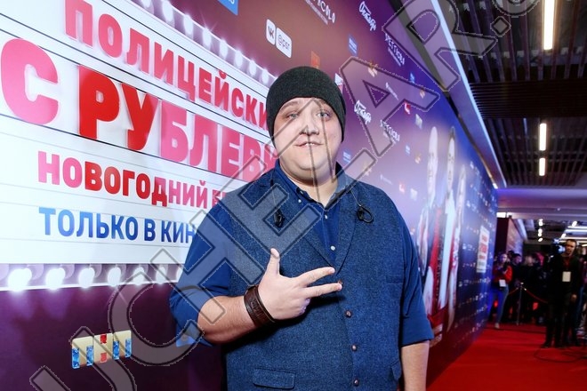 Роман Попов