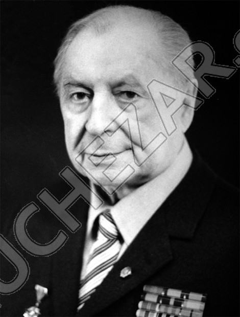 Александр Жаров