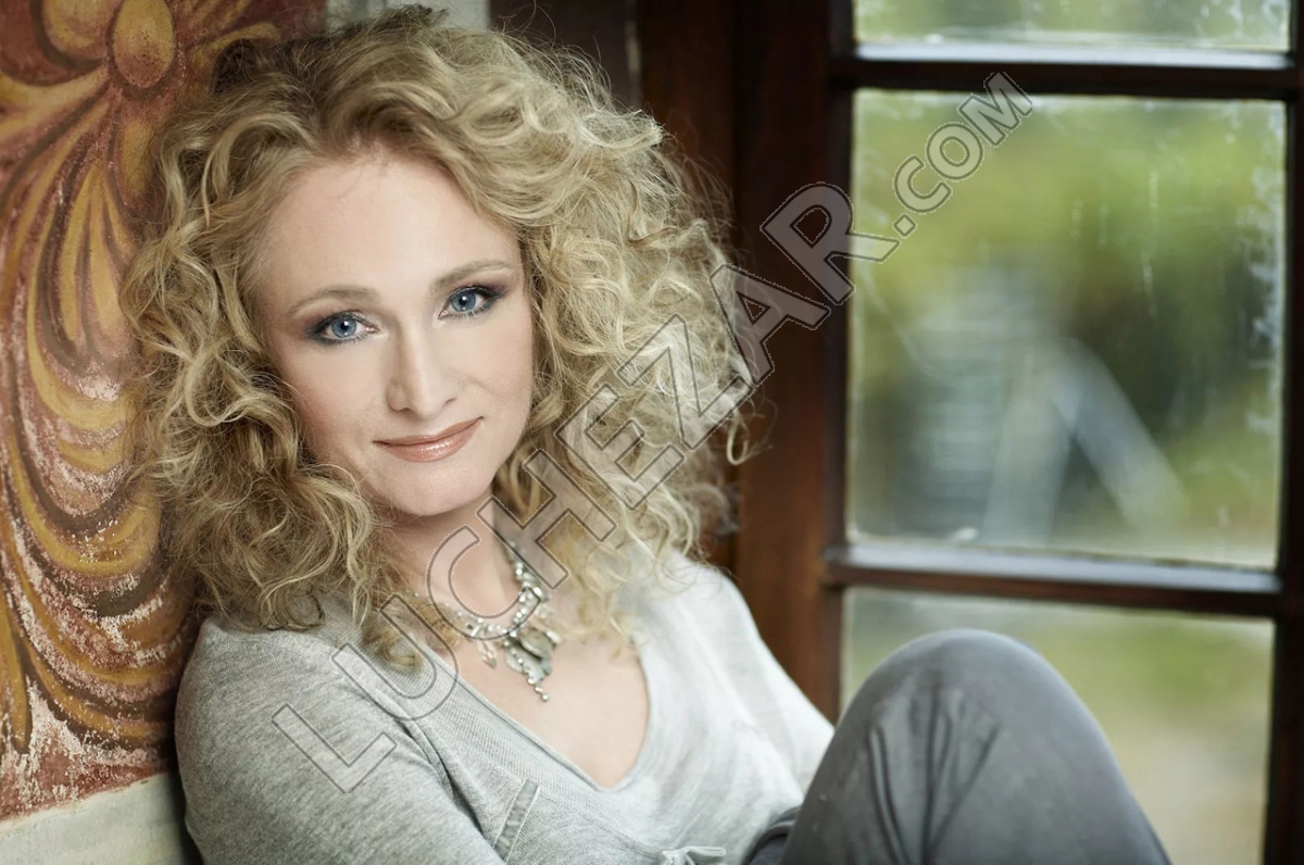 Николь (Nicole Seibert)