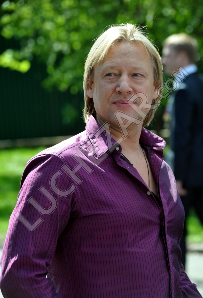 Дмитрий Харатьян