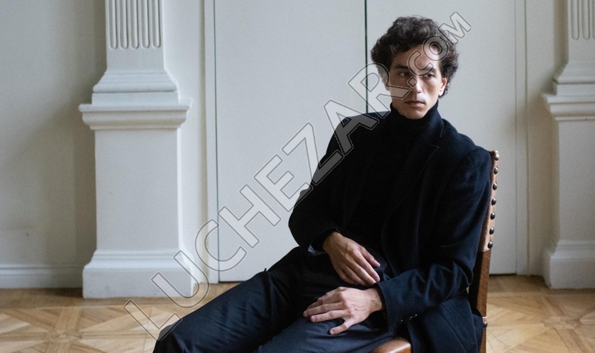 Константин Емельянов