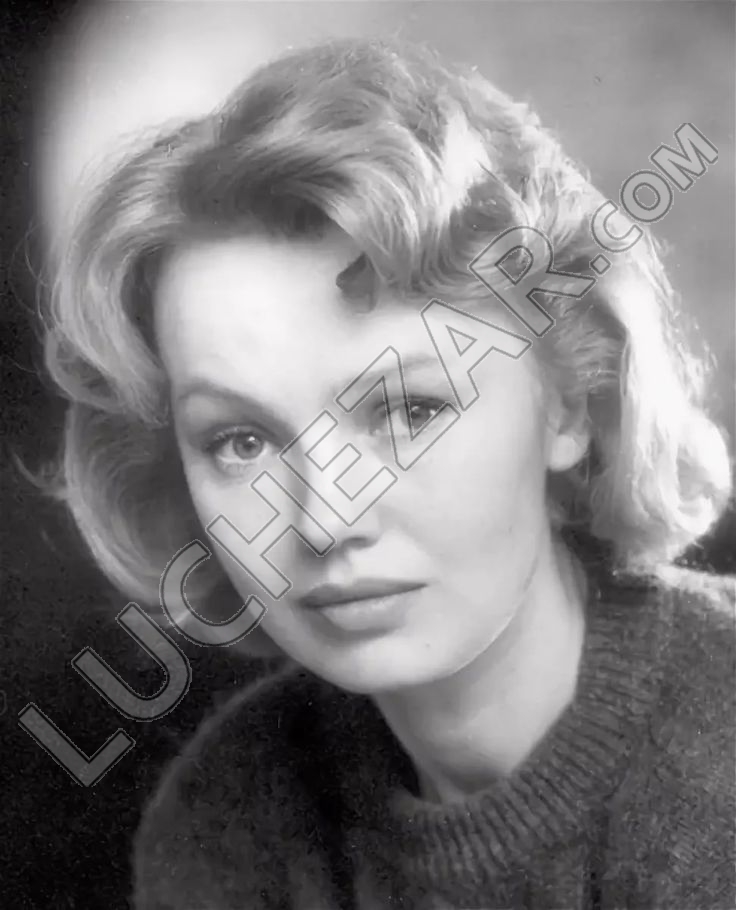 Елена Попова