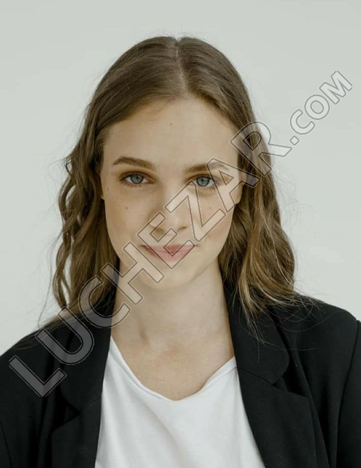 Анна Завтур