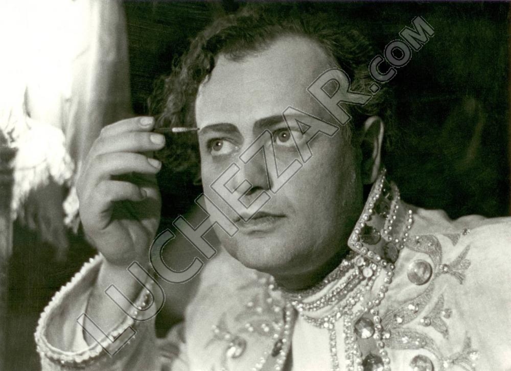 Юрий Дуров