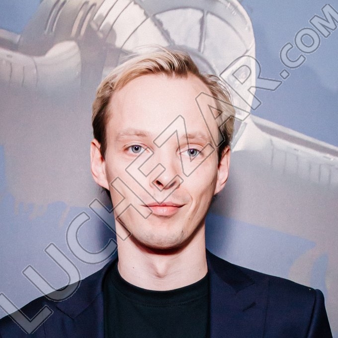 Евгений Серзин