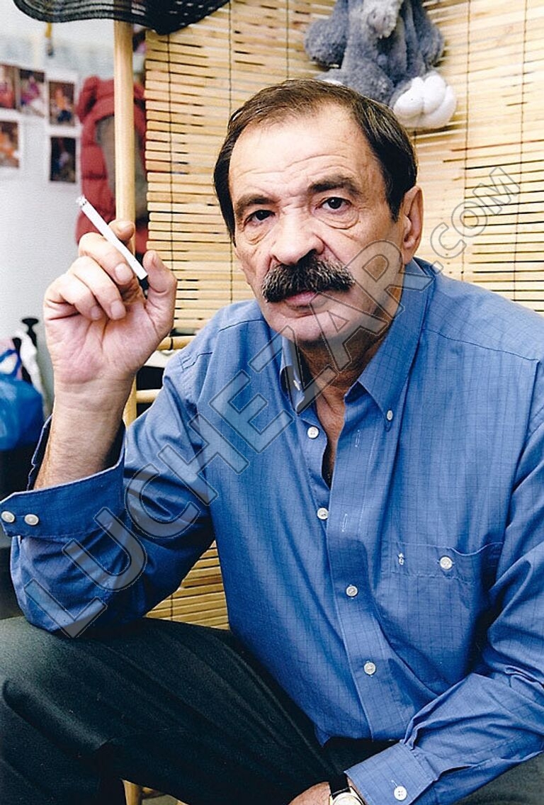 Илья Олейников